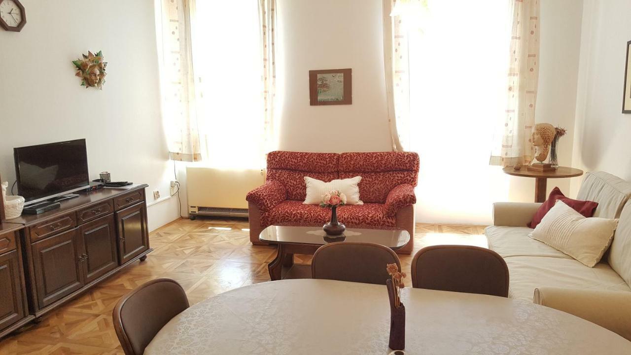 Centar Old Town, With Free Private Parking Apartment Pula Ngoại thất bức ảnh